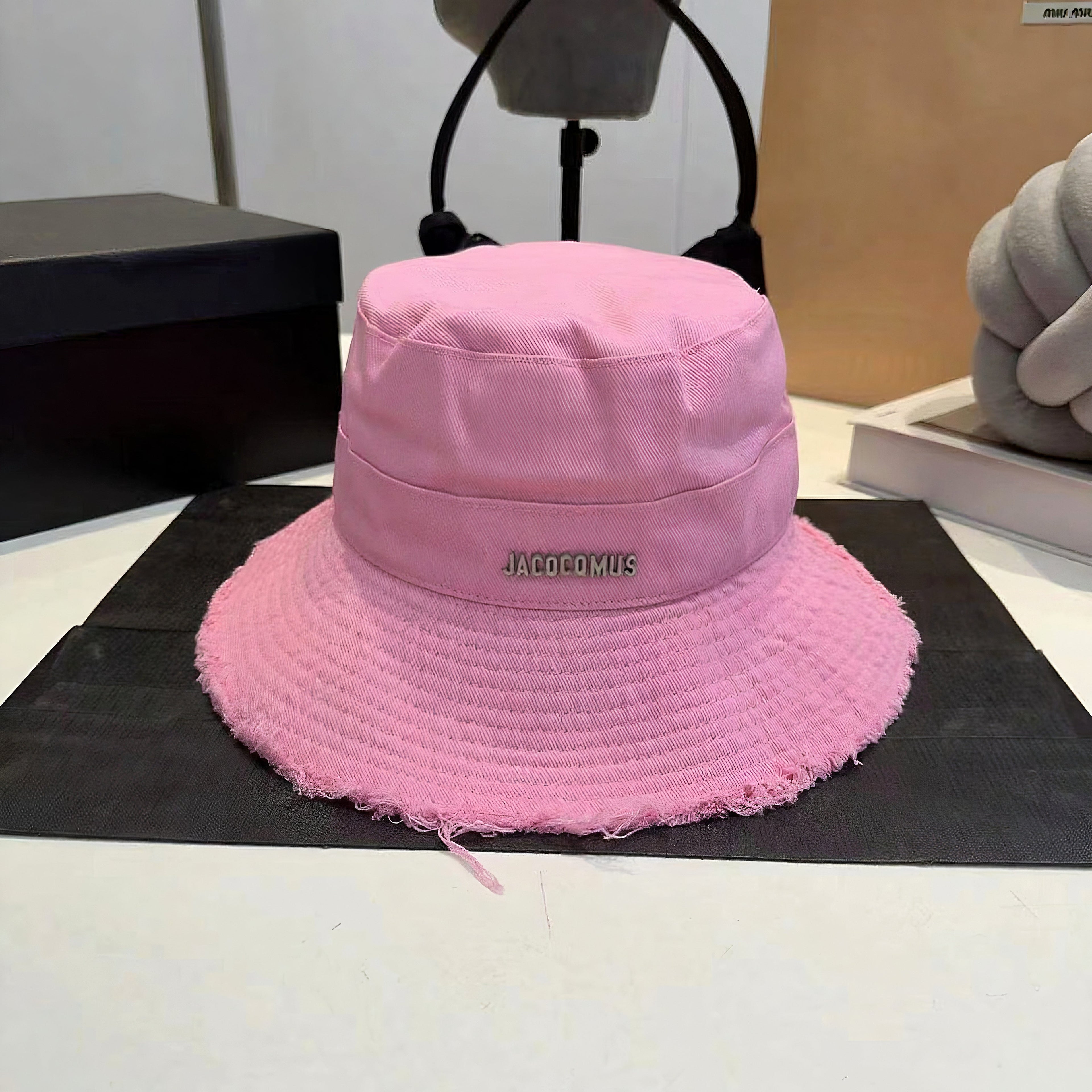 Minimalist Letter Embroidered Baseball Cap Cotton Blend Adjustable Fit