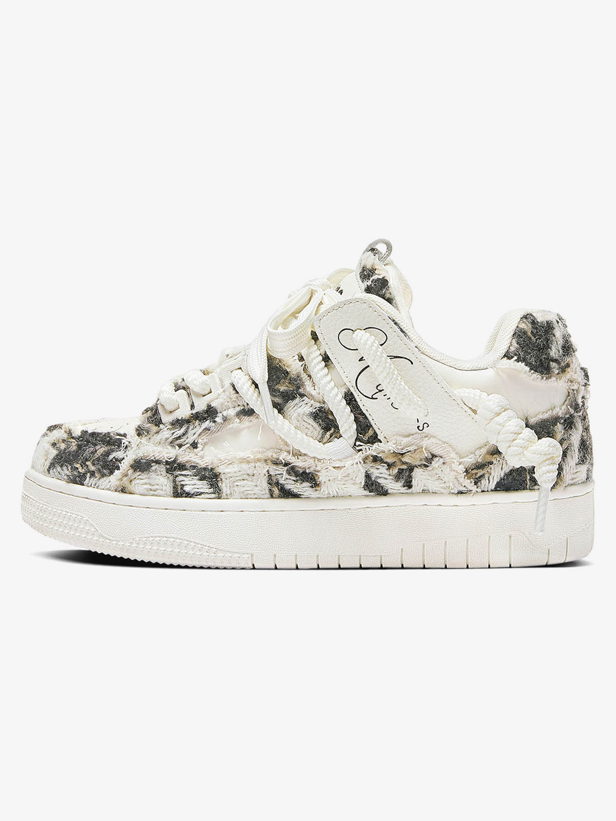 Rubber Sole Contrast Color Destruction Tassel Sneakers