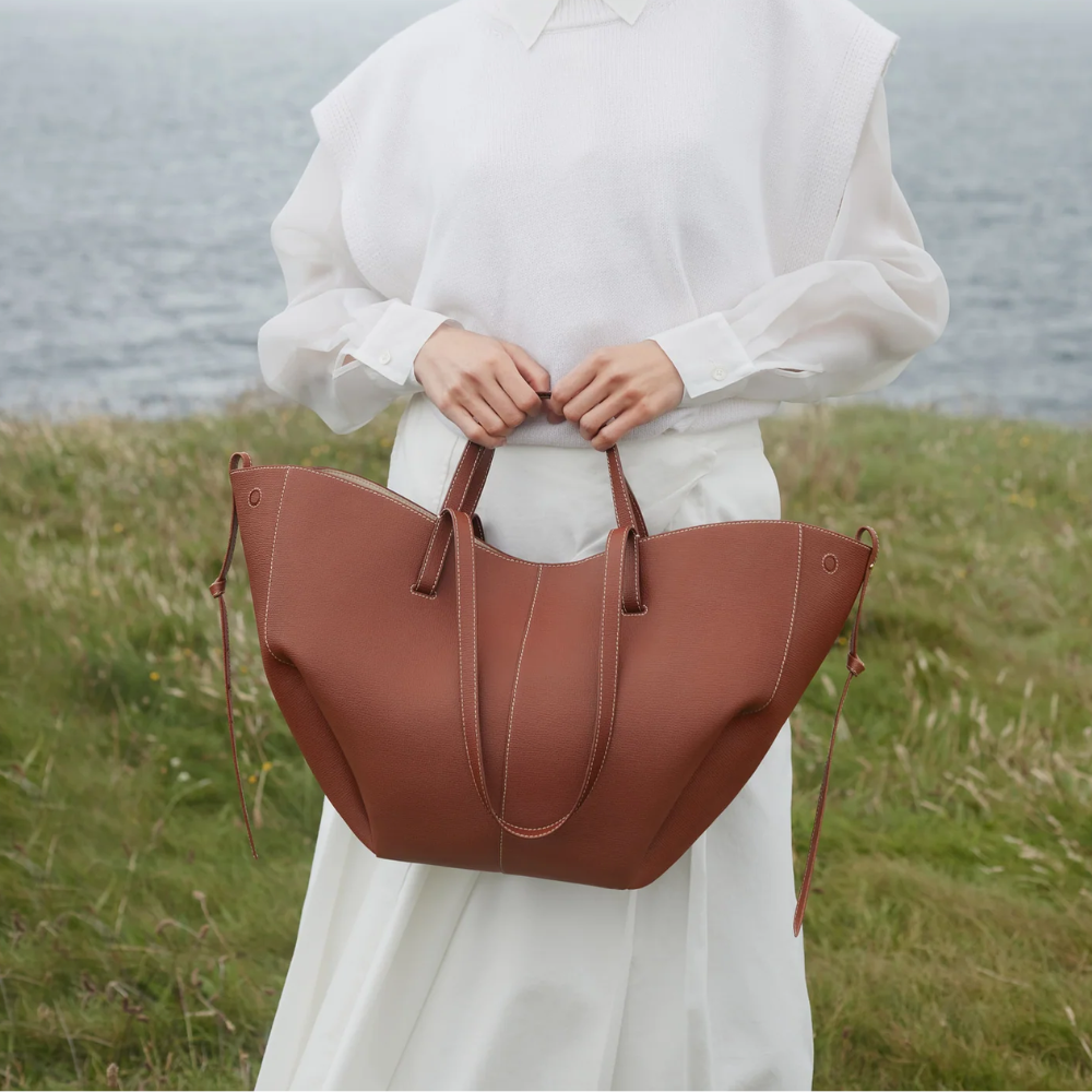 Valentina Leather Tote Bag — Organized Removable Pocket Magnetic Closure