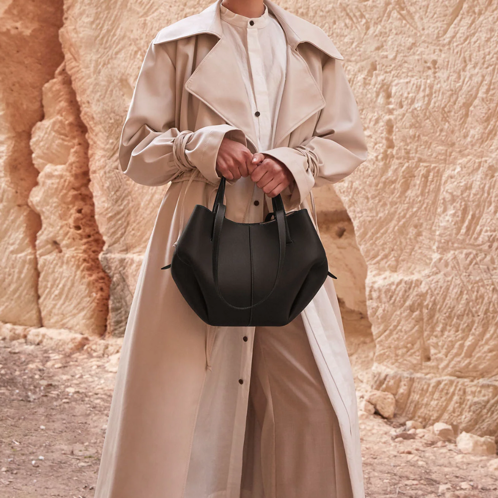 Valentina Leather Tote Bag — Organized Removable Pocket Magnetic Closure