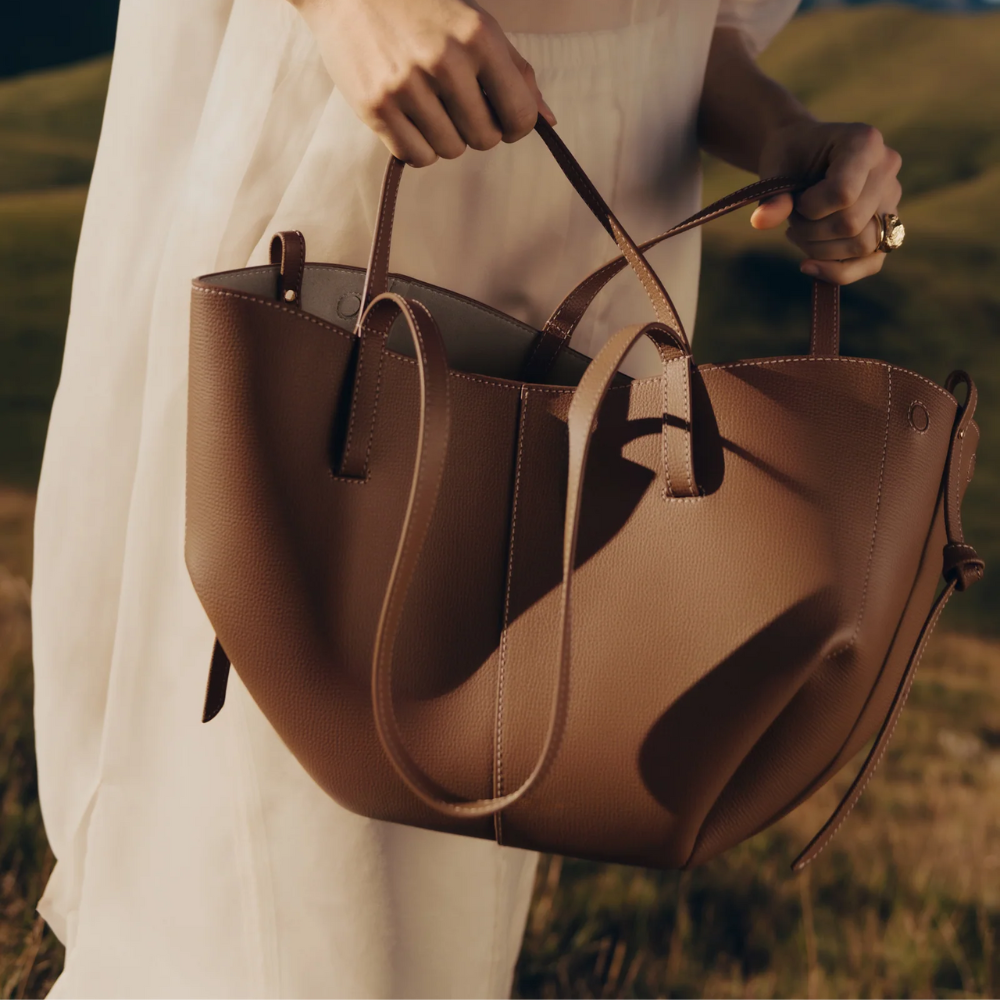 Valentina Leather Tote Bag — Organized Removable Pocket Magnetic Closure