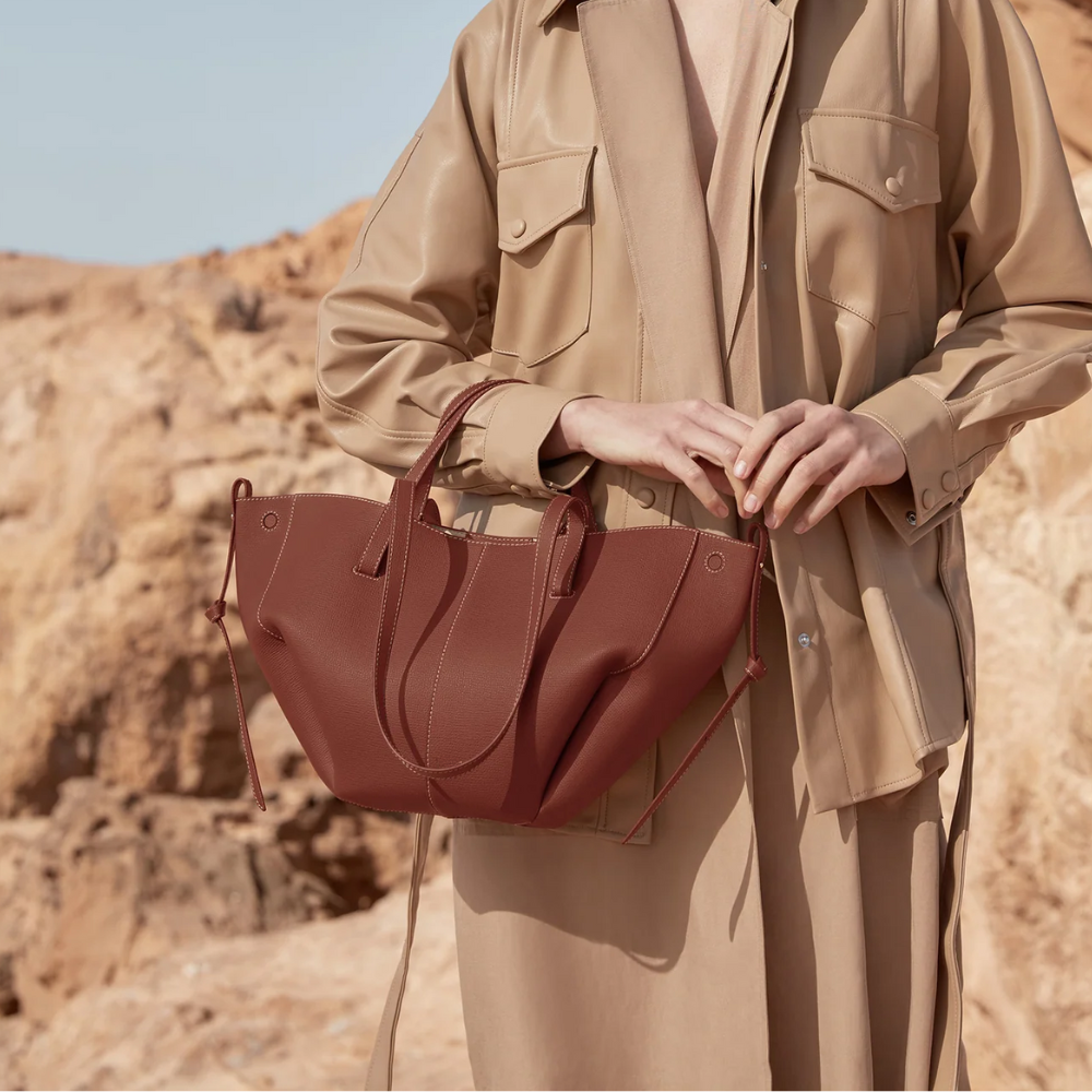 Valentina Leather Tote Bag — Organized Removable Pocket Magnetic Closure